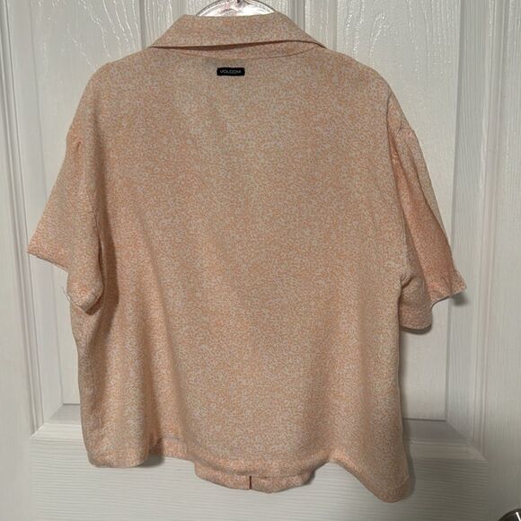 VOLCOM BIG GIRLS STATIC BLOOM SHIRT. HAZEY PINK - Picture 2 of 8